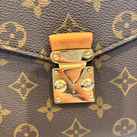2024 LV Pochette Métis, Pre-loved - Picture 2 of 9